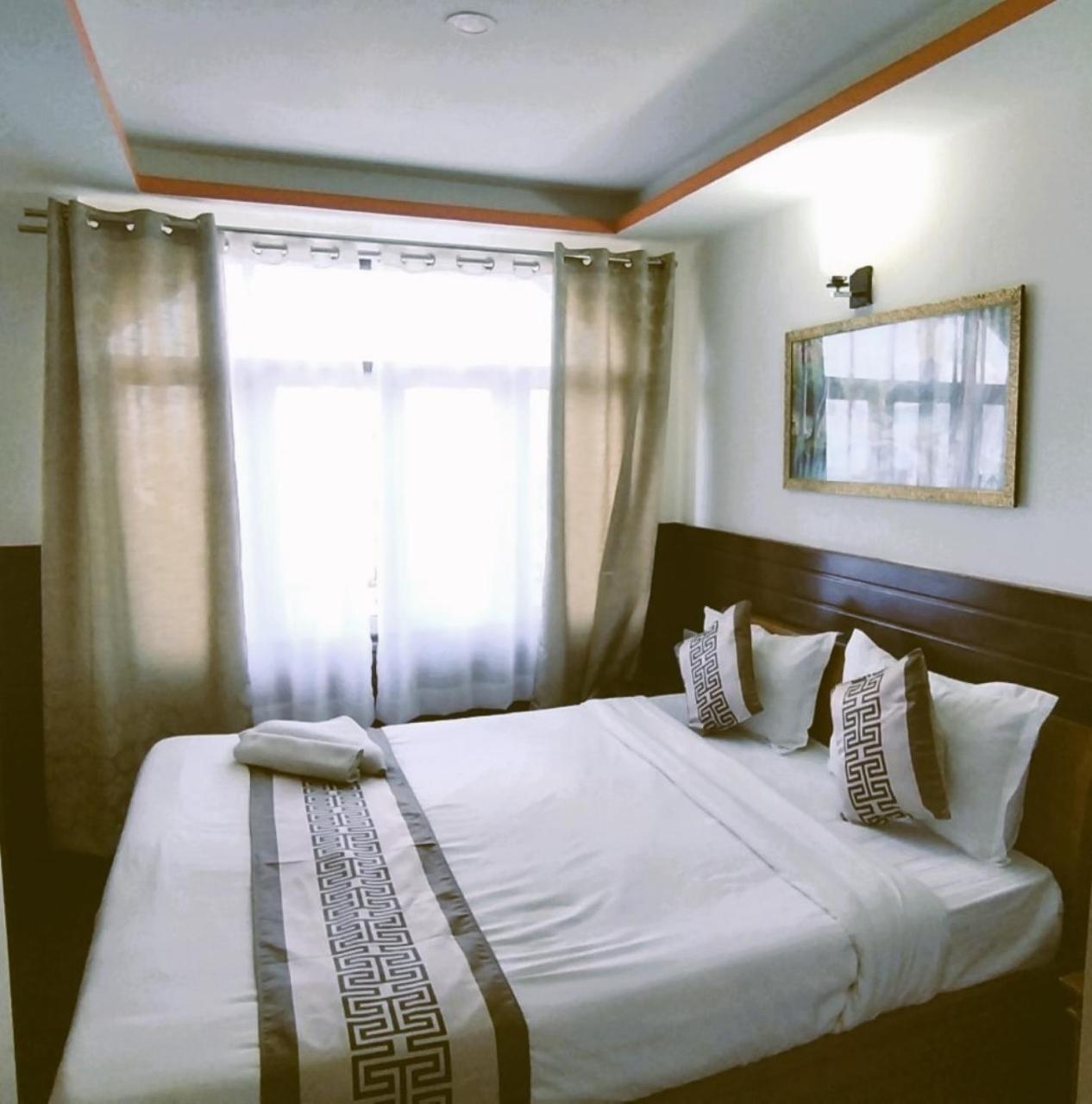 Hotel Kasturi Palace & Restaurant Darjeeling 다르질링 외부 사진