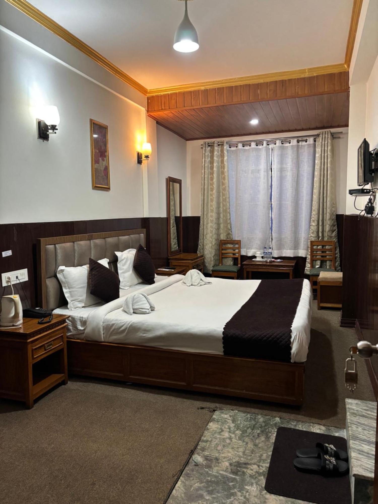 Hotel Kasturi Palace & Restaurant Darjeeling 다르질링 외부 사진