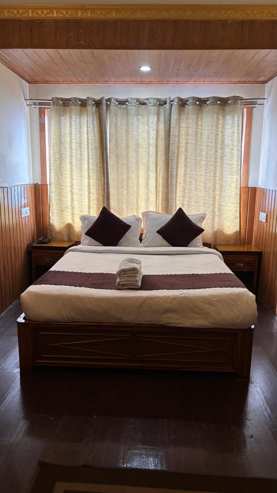 Hotel Kasturi Palace & Restaurant Darjeeling 다르질링 외부 사진