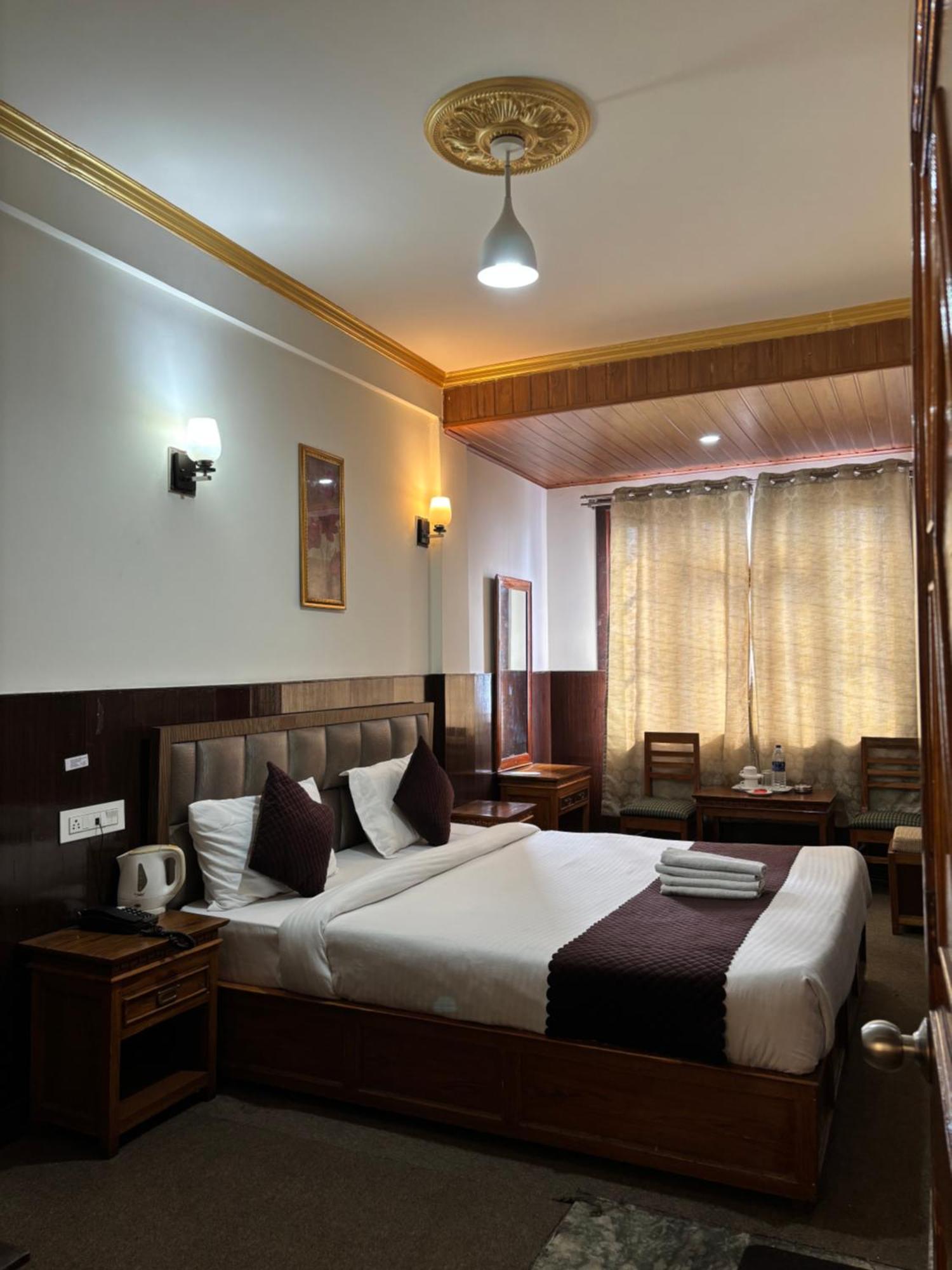 Hotel Kasturi Palace & Restaurant Darjeeling 다르질링 외부 사진