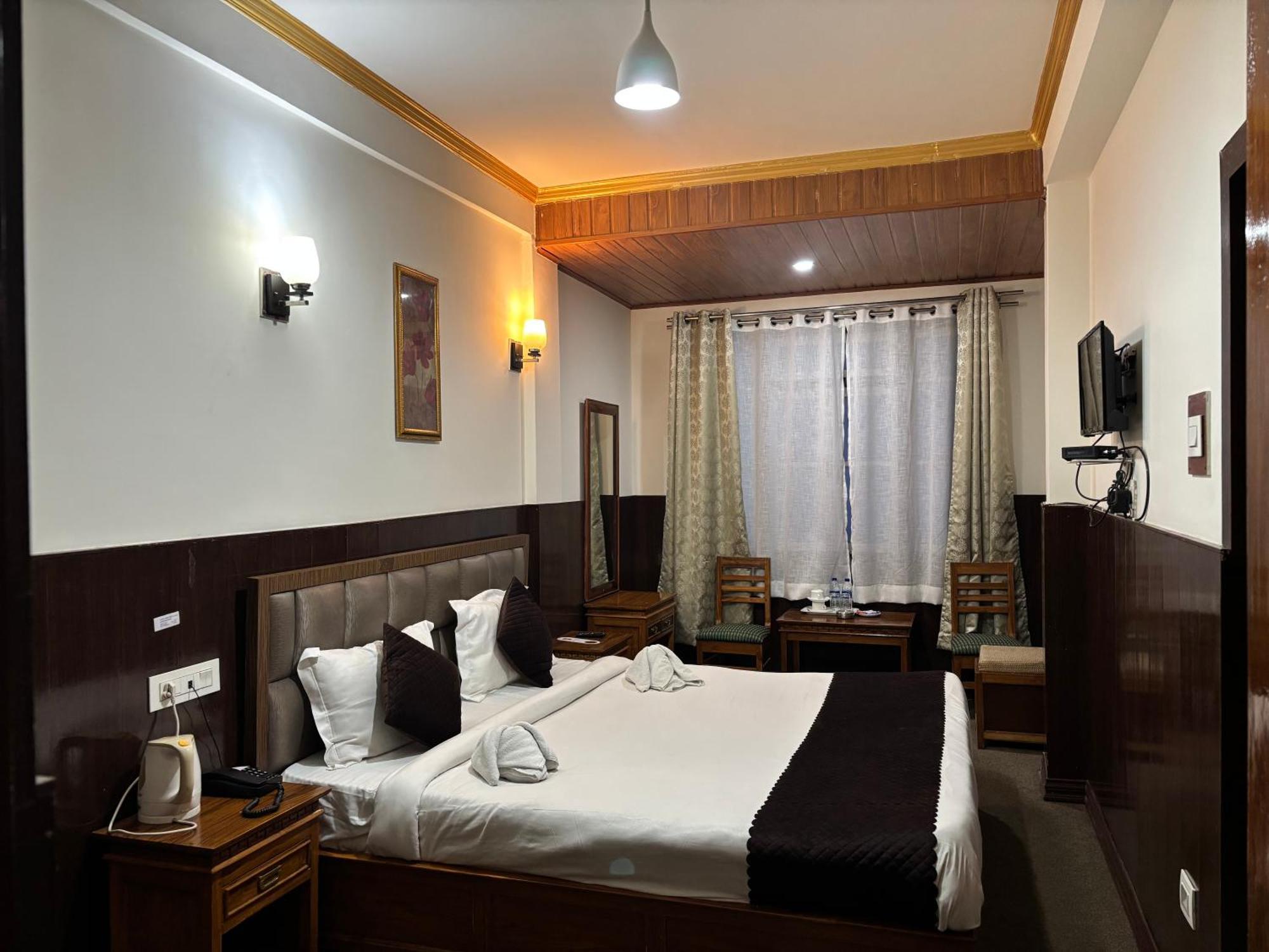 Hotel Kasturi Palace & Restaurant Darjeeling 다르질링 외부 사진