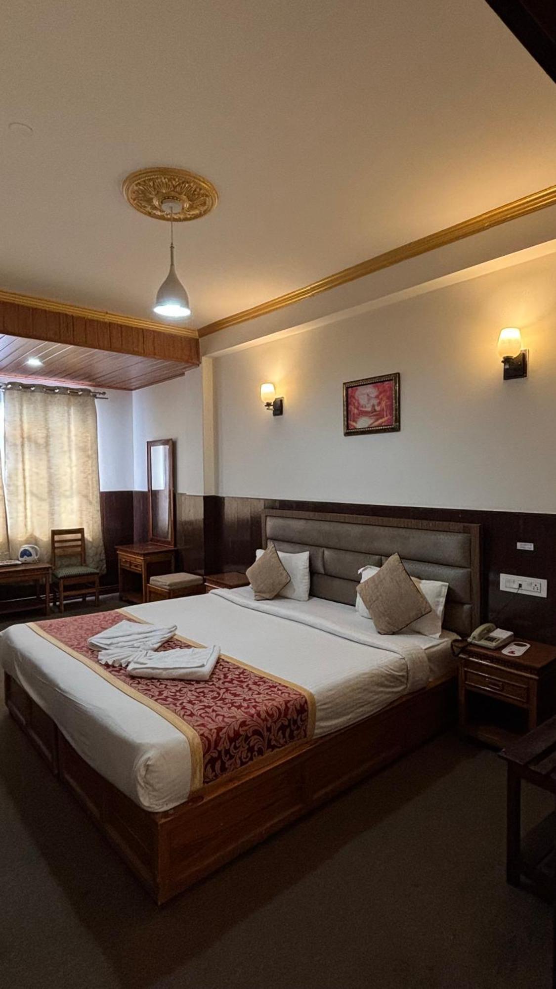 Hotel Kasturi Palace & Restaurant Darjeeling 다르질링 외부 사진