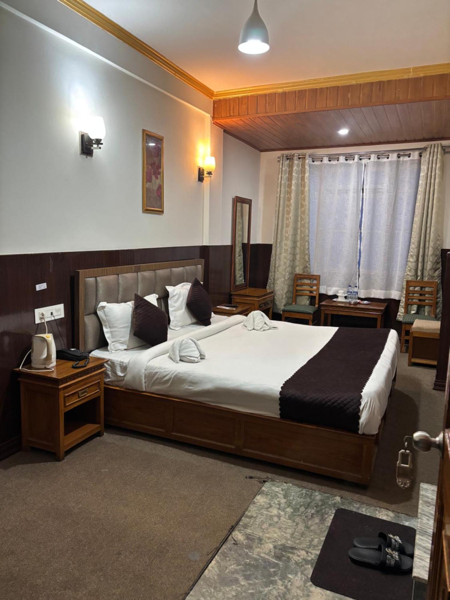 Hotel Kasturi Palace & Restaurant Darjeeling 다르질링 외부 사진