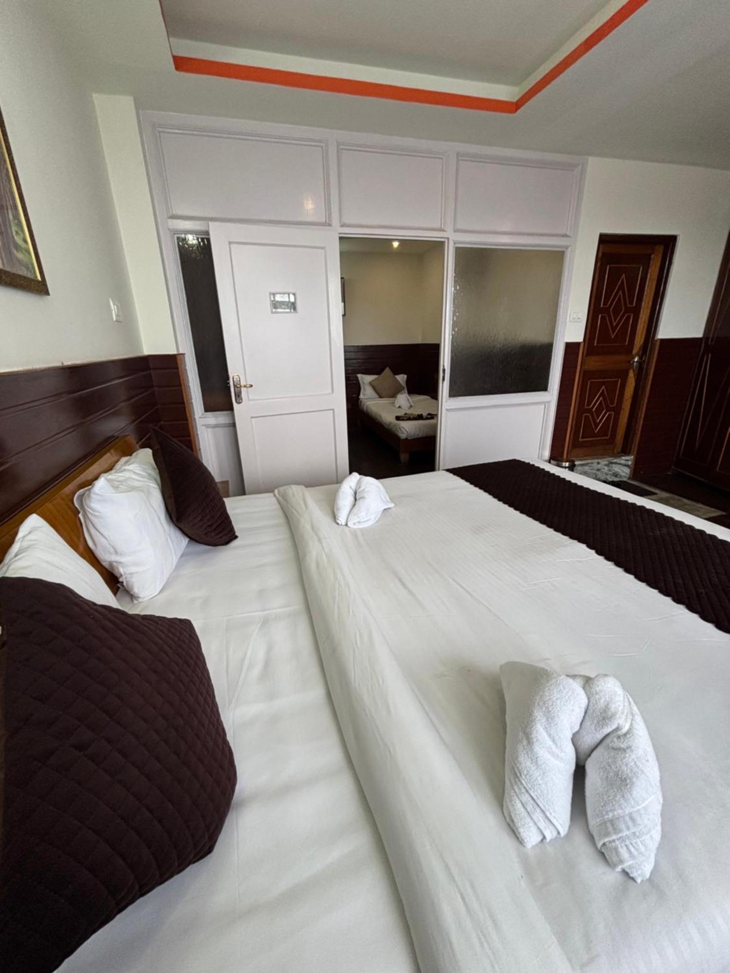 Hotel Kasturi Palace & Restaurant Darjeeling 다르질링 외부 사진