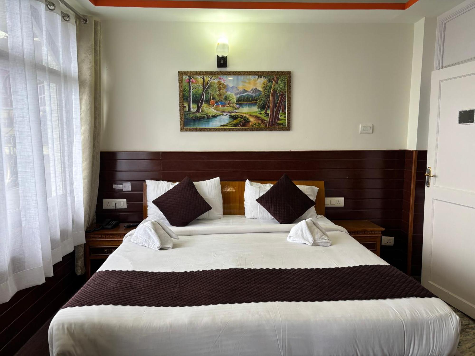 Hotel Kasturi Palace & Restaurant Darjeeling 다르질링 외부 사진
