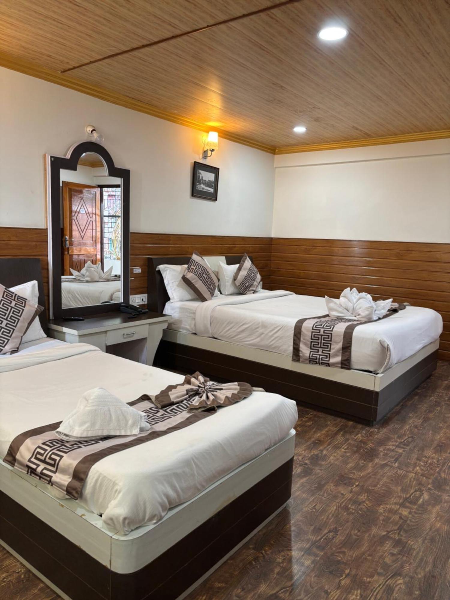 Hotel Kasturi Palace & Restaurant Darjeeling 다르질링 외부 사진
