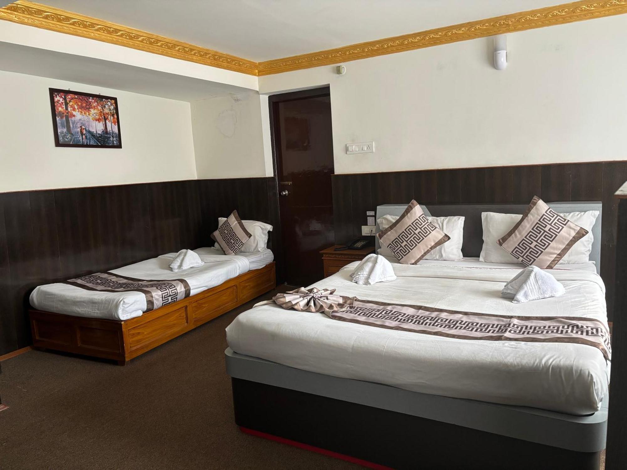 Hotel Kasturi Palace & Restaurant Darjeeling 다르질링 외부 사진