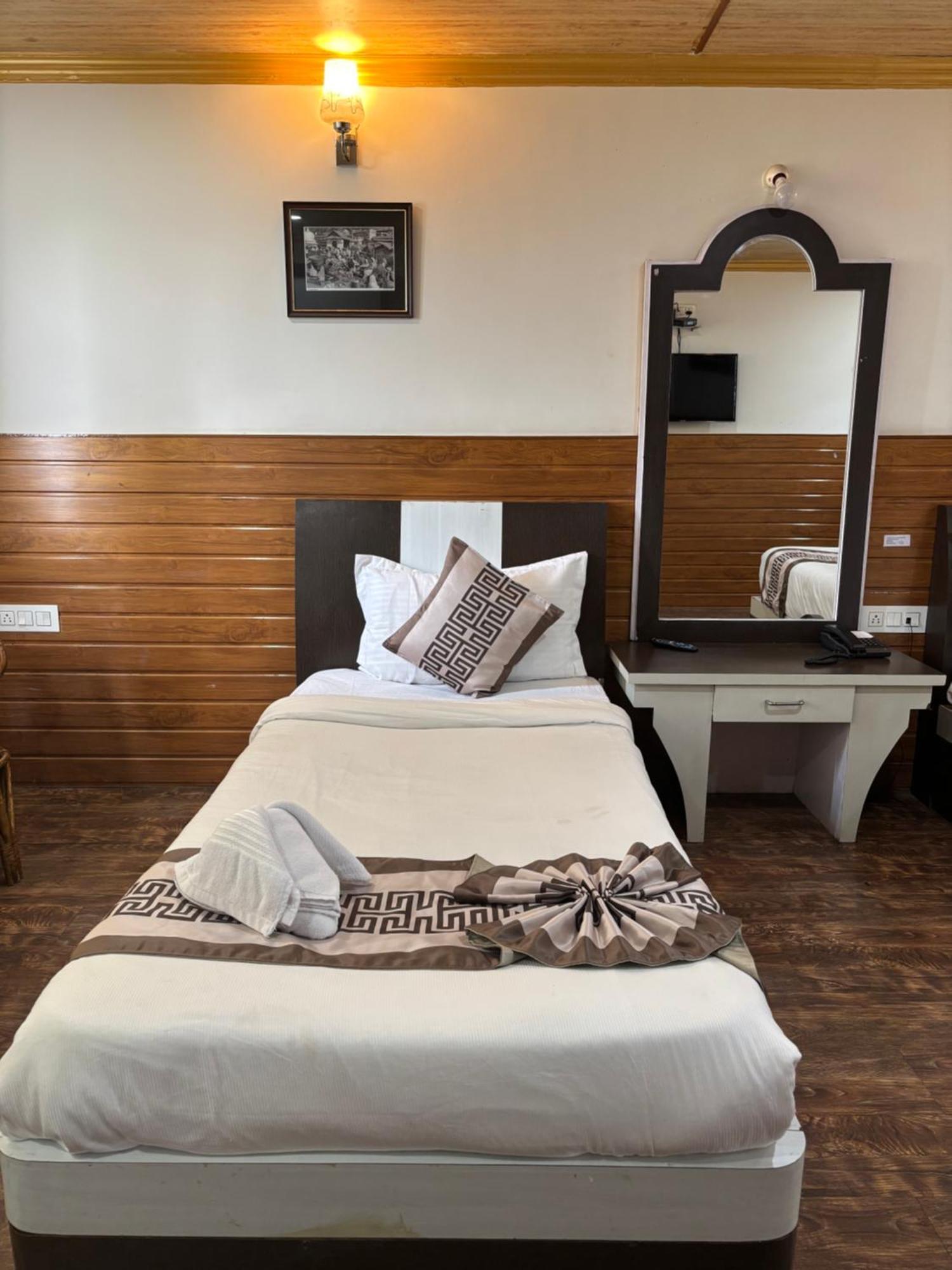 Hotel Kasturi Palace & Restaurant Darjeeling 다르질링 외부 사진