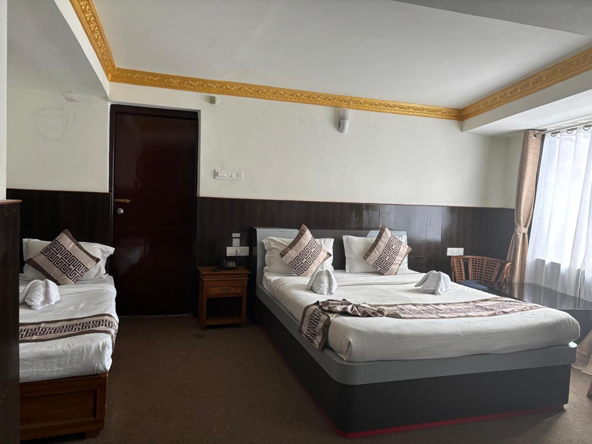 Hotel Kasturi Palace & Restaurant Darjeeling 다르질링 외부 사진