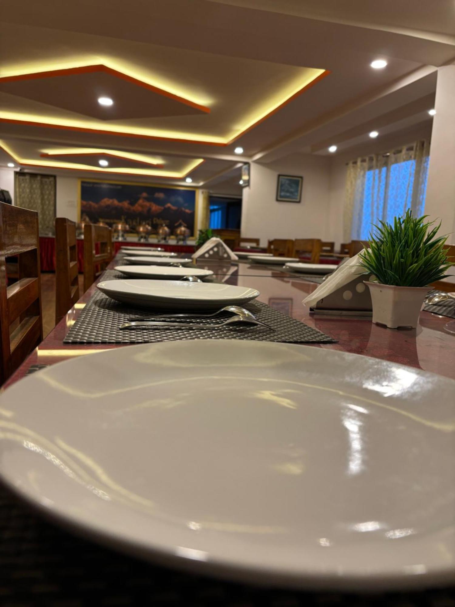 Hotel Kasturi Palace & Restaurant Darjeeling 다르질링 외부 사진