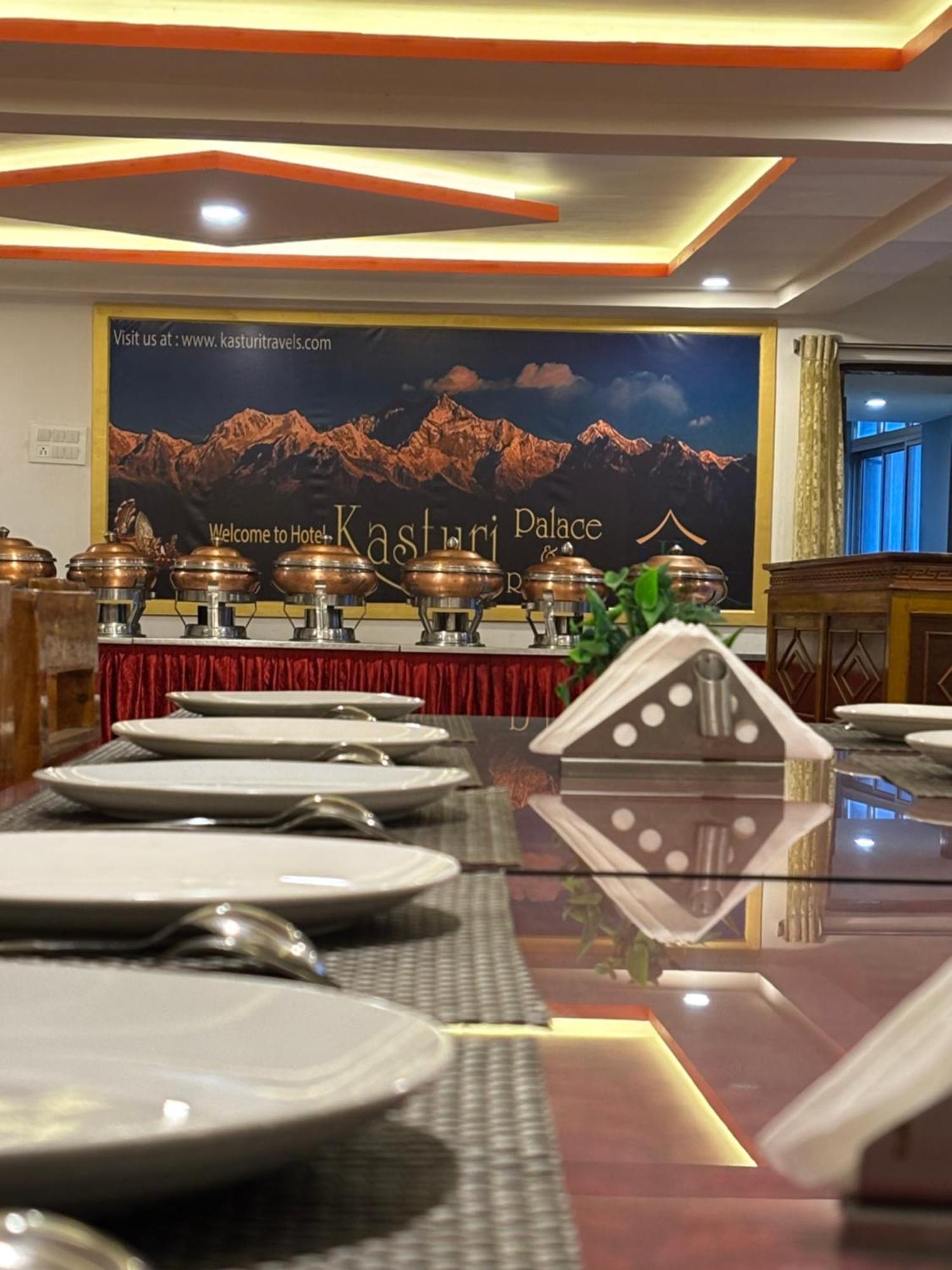 Hotel Kasturi Palace & Restaurant Darjeeling 다르질링 외부 사진