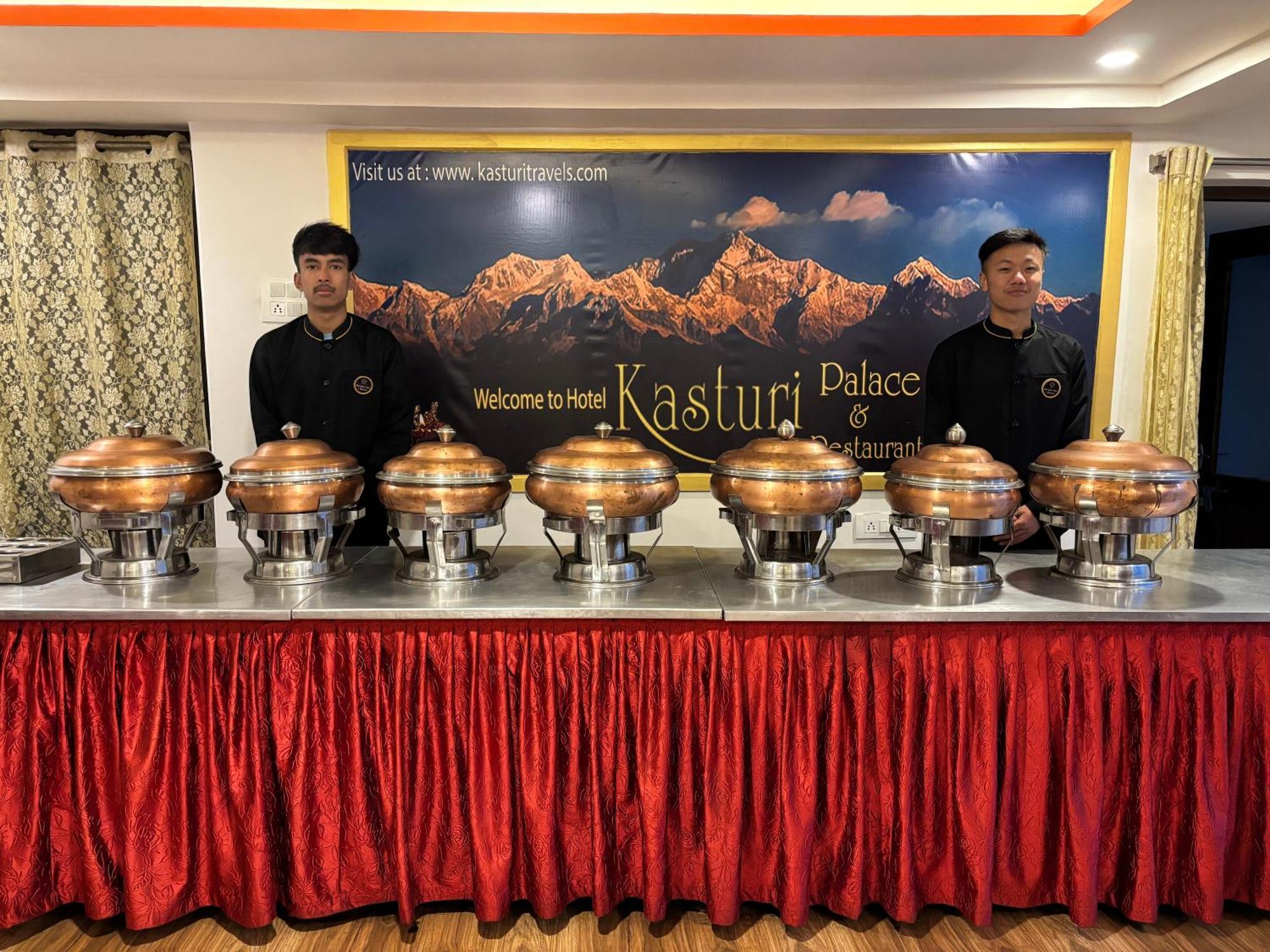 Hotel Kasturi Palace & Restaurant Darjeeling 다르질링 외부 사진