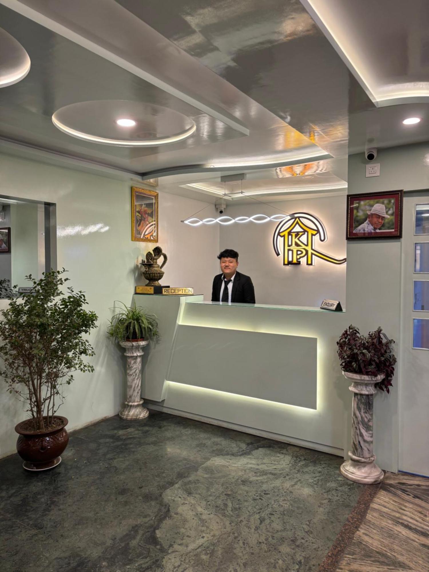 Hotel Kasturi Palace & Restaurant Darjeeling 다르질링 외부 사진